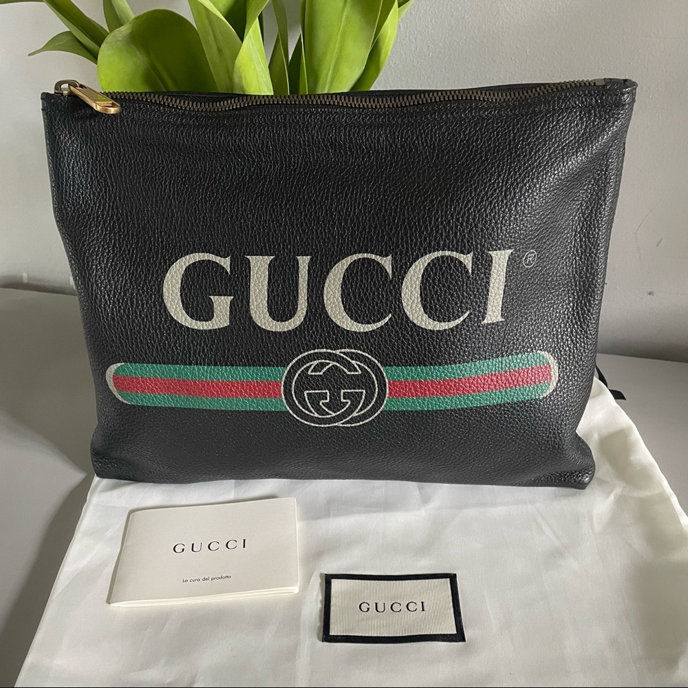 MINT Gucci Logo Medium Leather Portfolio Clutch